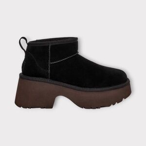 UGG Womens Classic Ultra Mini New Heights in Black Suede. 1158311